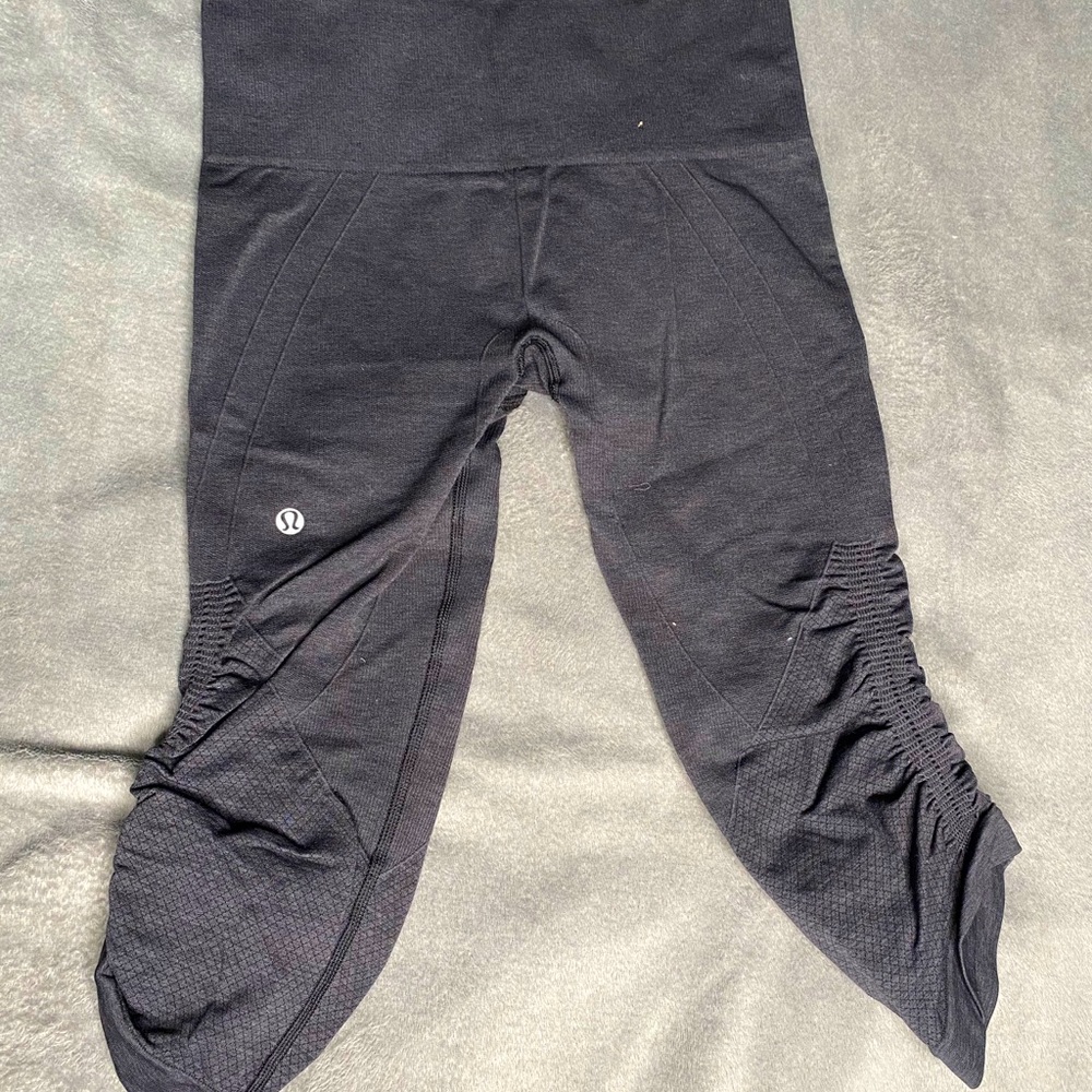 Cropped Lulu Lemon Leggings